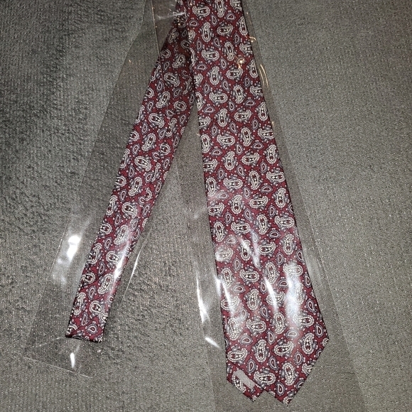RICHARD STEVENA RED TIE WITH PAISLEY PRINT NEW - Picture 2 of 8